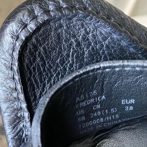 Coach Women's Black Leather Flats - Picture 7 of 7